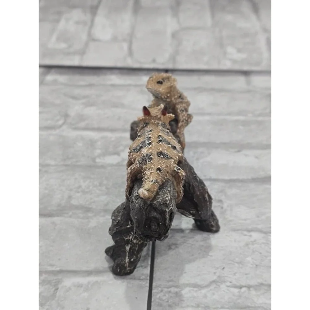 Reptile Cage Cccessories Texas Horned Lizards On‎ Tree Stump